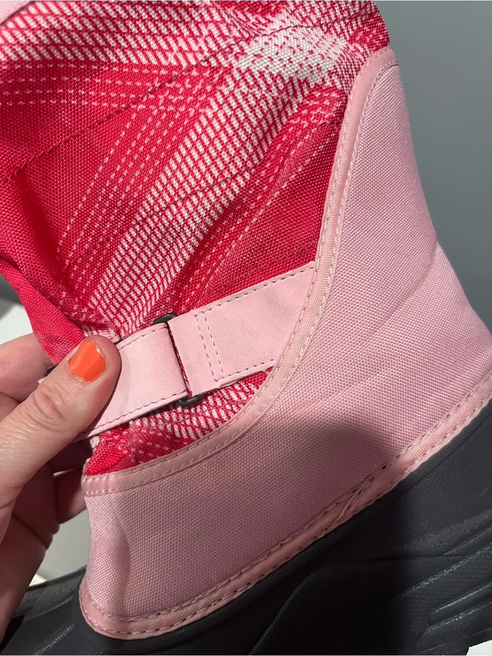 Columbia Girls Kids Size 3  Waterproof Winter Snow Boots Pink & Gray
